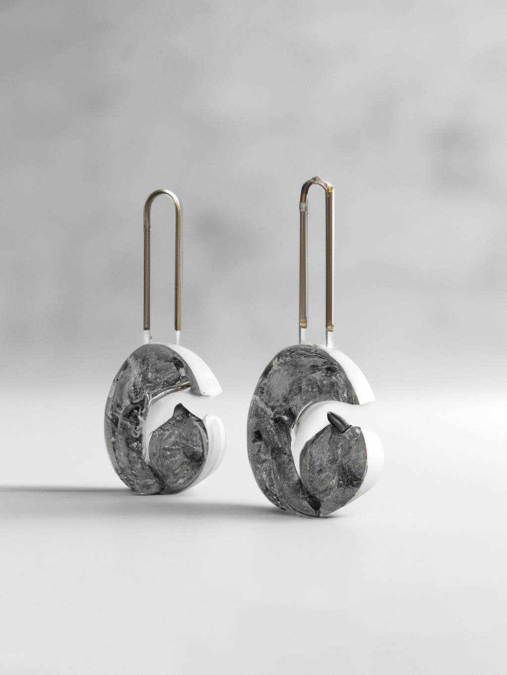 Silberner Ring mit rauer Oberfläche